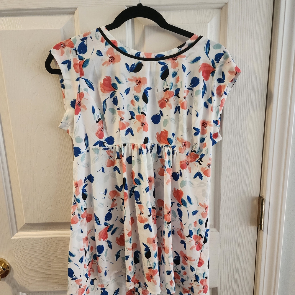 Motherhood White and Pink Floral Maternity Top, Sz M